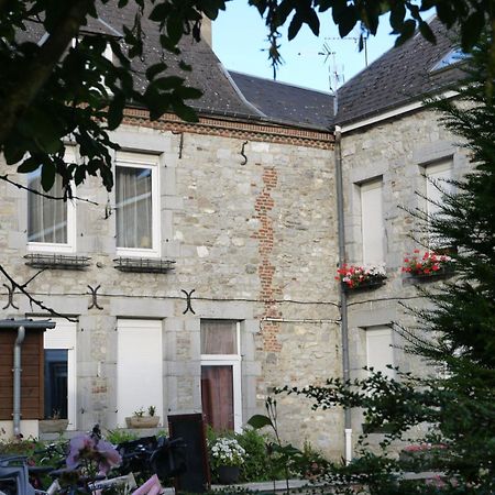 Hotel Val Saint Hilaire Givet Exterior foto