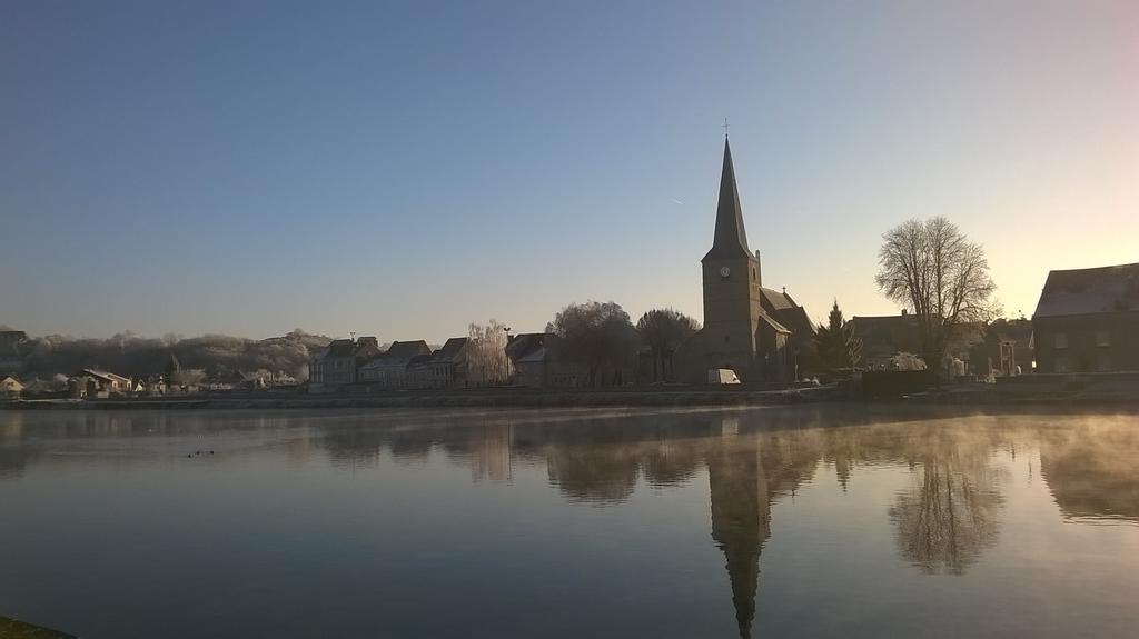 Hotel Val Saint Hilaire Givet Exterior foto